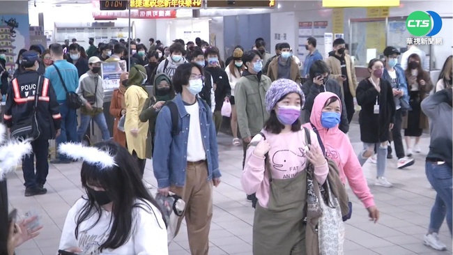 韓國梨泰院踩踏意外  北市警加強審視跨年安維 | 華視新聞