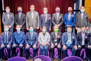 出席汽車全聯會會員代表大會  蔡總統：政府做後盾