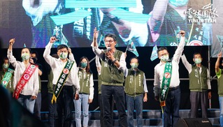 劉建國提高敬老津貼 雲縣府批大撒幣空頭支票