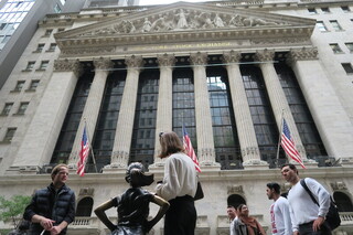 美股收黑  道瓊指數仍創46年來最佳單月表現