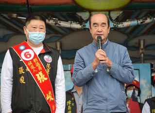 花蓮縣議長張峻爭取議員連任 謝深山力挺