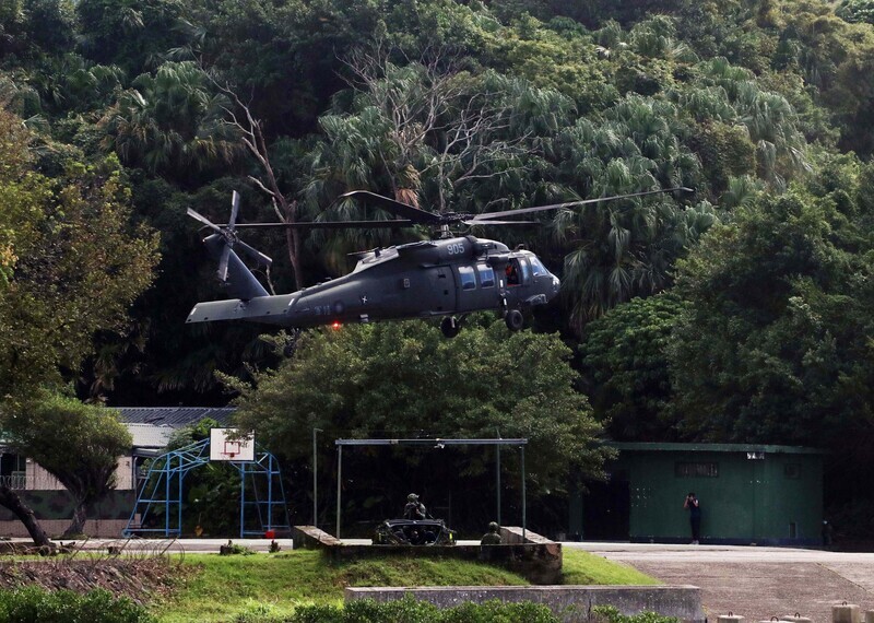 強化中樞防務演練 直升機特戰兵力增援淡水河口要塞 | 華視新聞