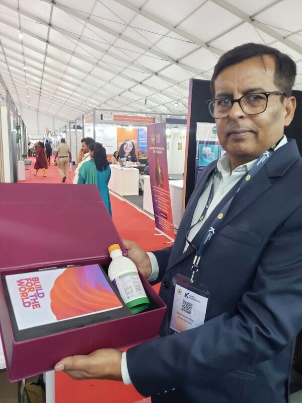 台灣製環保紙水瓶  印度投資人博覽會官方紀念品 | 華視新聞