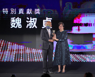 獲金鼎獎特別貢獻獎 魏淑貞曾差點去賣蚵仔麵線