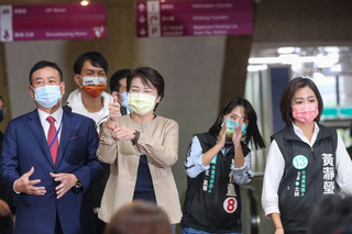 陳時中指寄生民眾黨  黃珊珊稱他品德不及王世堅