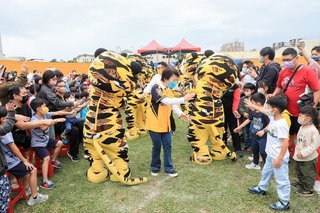 紙風車親子劇豐原登場  盧秀燕與民歡度週末