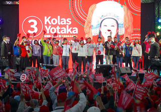 花蓮縣長選戰 蔡總統、朱立倫同時間拼場