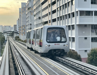 新加坡輕軌玻璃會變色？ 為保護鄰近居民隱私