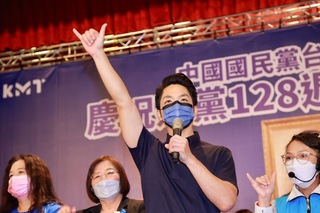 蔣萬安力挺救國團 批綠連愛國都要分顏色