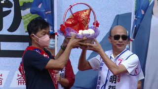 韓國瑜到雲林為妻子胞弟站台 95歲母親也現身