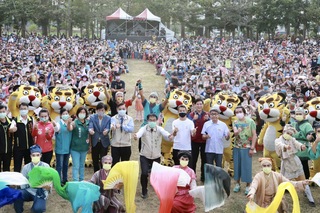 台南藝術進區到佳里 紙風車劇團演出爆人潮