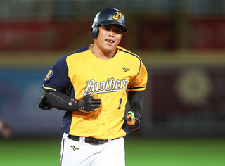 陳子豪9年8次總冠軍賽經驗豐富 開轟率兄弟搶勝