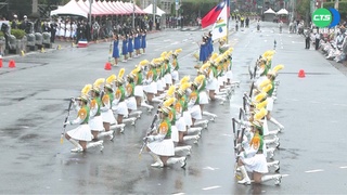 睽違18年  北一女前進美國玫瑰花車遊行