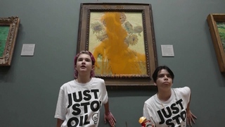 環保人士爬上倫敦高速公路門架抗議 釀封路堵車