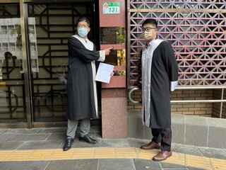 指陳時中鹹豬手 徐巧芯被控違反選罷法