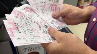 美「威力球」頭獎連40摃終落加州 獨得彩金651億