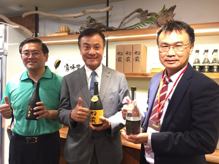 海外常勝軍霧峰區農會酒莊 台北小巨蛋開旗艦店