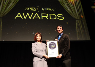 長榮、華航獲國際肯定 奪全球五星航空公司獎