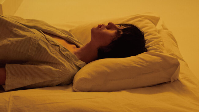 研究：近半數美國人睡眠不足  社交時差危害健康 | 華視新聞