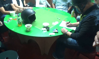 選前不鬆懈 澎湖馬公查獲流動天九牌賭場