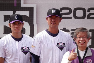 兄弟送球員打澳職 王建民盼余謙投出一輪價值