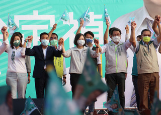 總統出席徐定禎苑裡造勢活動 籲民眾返鄉投票