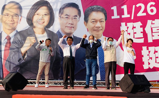 新營造勢同台 黃偉哲、郭信良：綠營沒分裂本錢