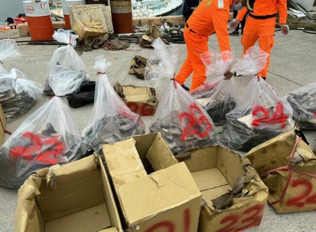 澎漁船涉偷渡4通緝犯赴中當場被逮 收押船長、退休警 | 華視新聞