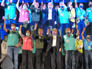 蘇貞昌帶撞球桿為蔡其昌站台 籲選對人才會做事