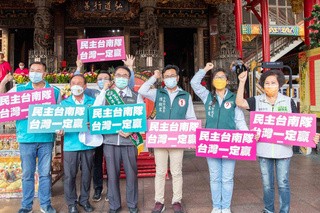 黃偉哲啟動車隊拜票 下營上帝廟出發