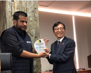 曾貴海獲厄瓜多國際詩歌獎 15年來首名亞洲人