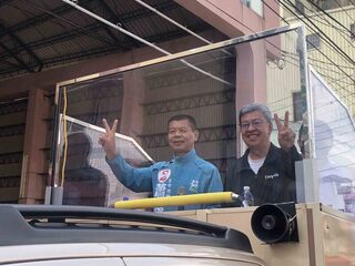 陳建仁陪中市英系議員候選人車掃  爭取選民支持