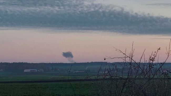 波蘭遭彈襲  當地電台：烏軍擊落俄火箭殘骸釀禍 | 華視新聞