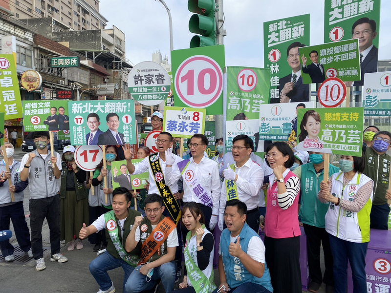 林佳龍鄭運鵬合體拜票  籲綠色執政與中央合作 | 華視新聞