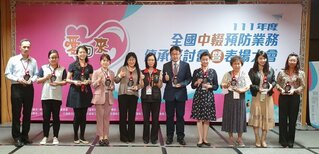 新北7校獲10座中輟預防獎 迷失孩子返校學習