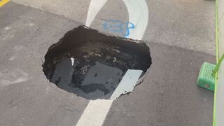 高雄前金新建工程致路面坑洞  市府勒令停工