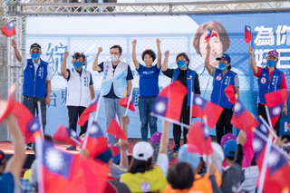 劉櫂豪爭取經費行銷農產  馬英九赴台東挺饒慶鈴