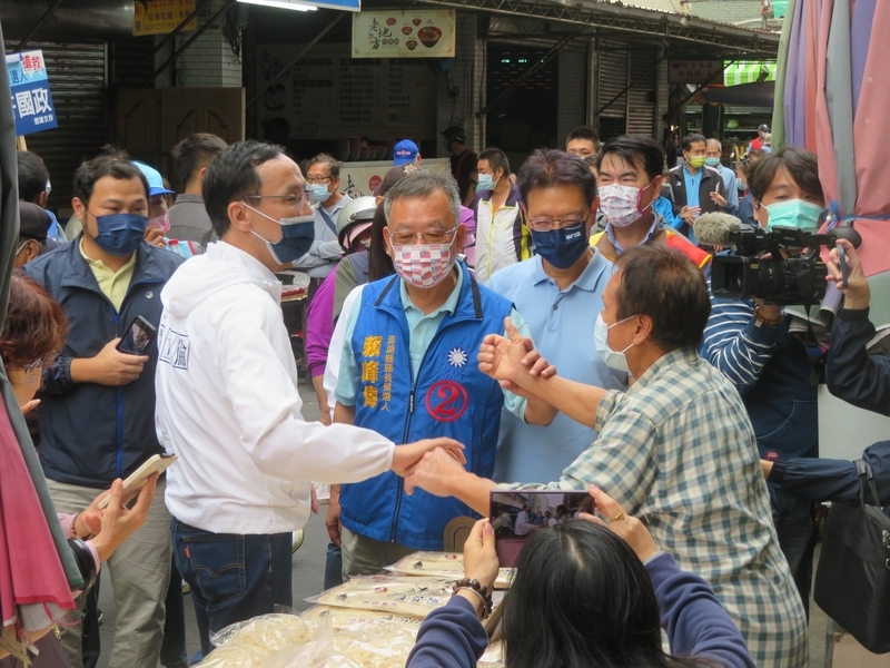 衝刺選前最後假日 澎湖3縣長候選人動員掃街拜票 | 華視新聞