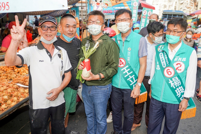 蔡其昌回防海線市場拜票 舉辦大團結造勢晚會 | 華視新聞