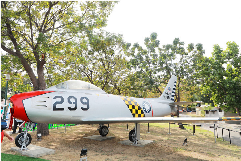台南水交社添F-86軍刀機 雷虎塗裝亮相 | 華視新聞