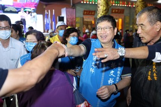 楊文科：延續老人福利政策 敬老愛心卡可搭計程車