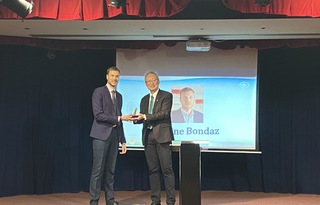 為台槓上中國使館 法學者博達安獲全球傑出校友獎