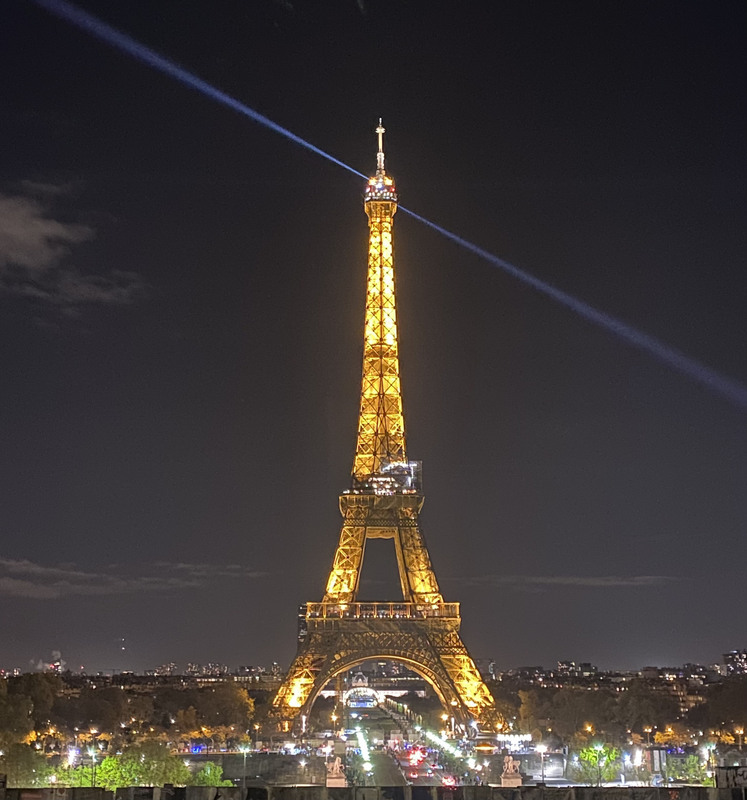 巴黎鐵塔限電提早熄燈 法國能源大國招牌蒙塵 | 華視新聞