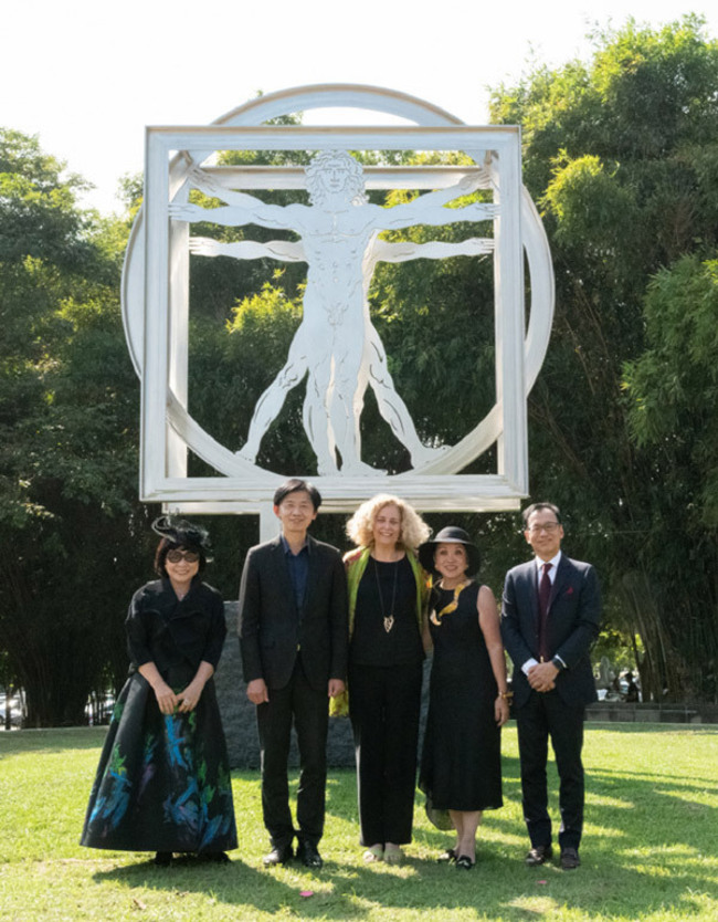 「維特魯威人」雕塑作品 現身台南都會公園 | 華視新聞