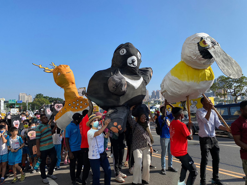 台南動物嘉年華登場 近千人遊行踩街發聲守護環境 | 華視新聞