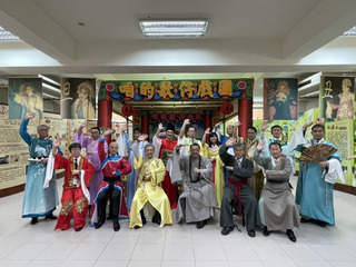 台日教育交流20年 日本來賓拜會雄女體驗歌仔戲文化