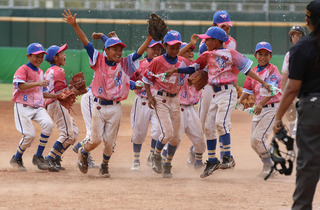 徐子恩投打俱佳  徐生明少棒壽天將冠軍留在高雄