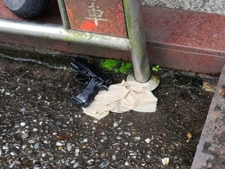 路邊發現一把槍 基隆警獲報追查逮捕1犯嫌