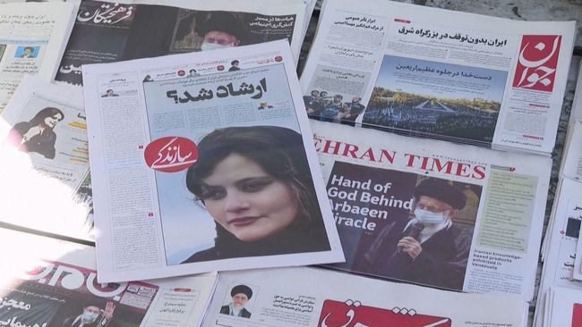 伊朗女性挺身掀起頭巾革命 獲選時代雜誌年度英雄 | 華視新聞