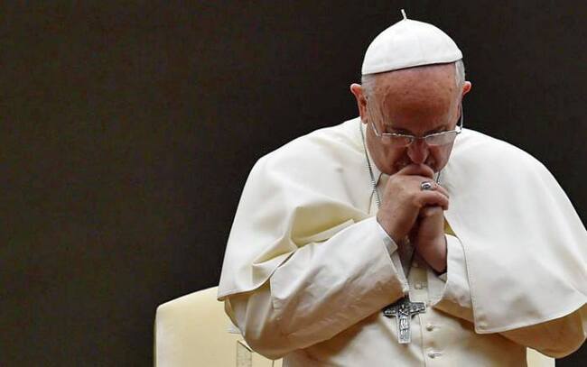 不忍烏克蘭人民蒙受巨大苦難 教宗祈禱情緒潰堤 | 華視新聞
